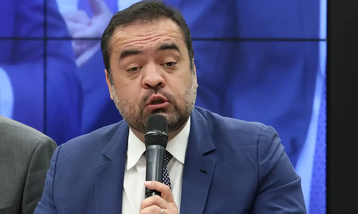 TSE avança em condenação de Castro por inelegibilidade até 2030